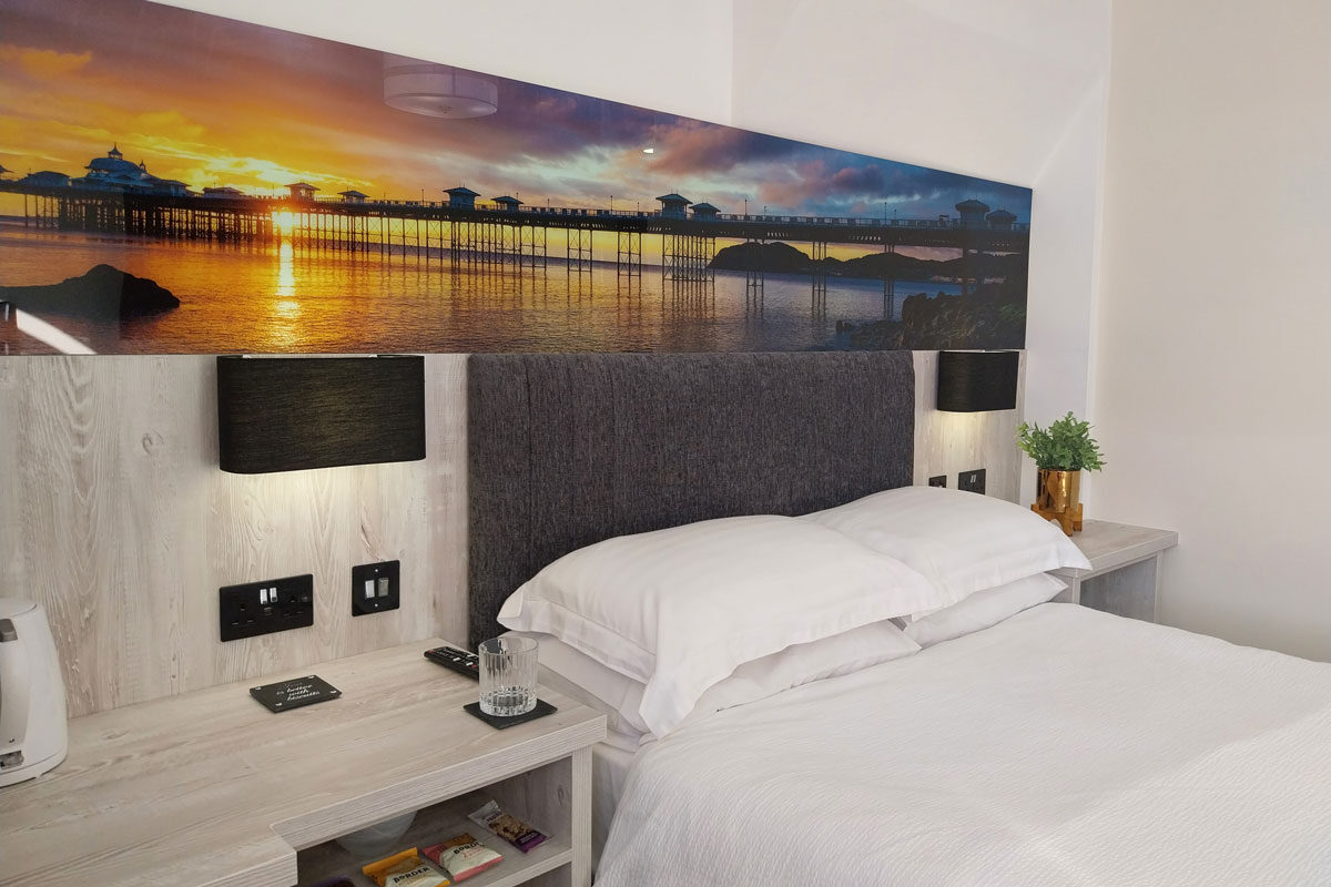 Room 10 — Deluxe Orme Double