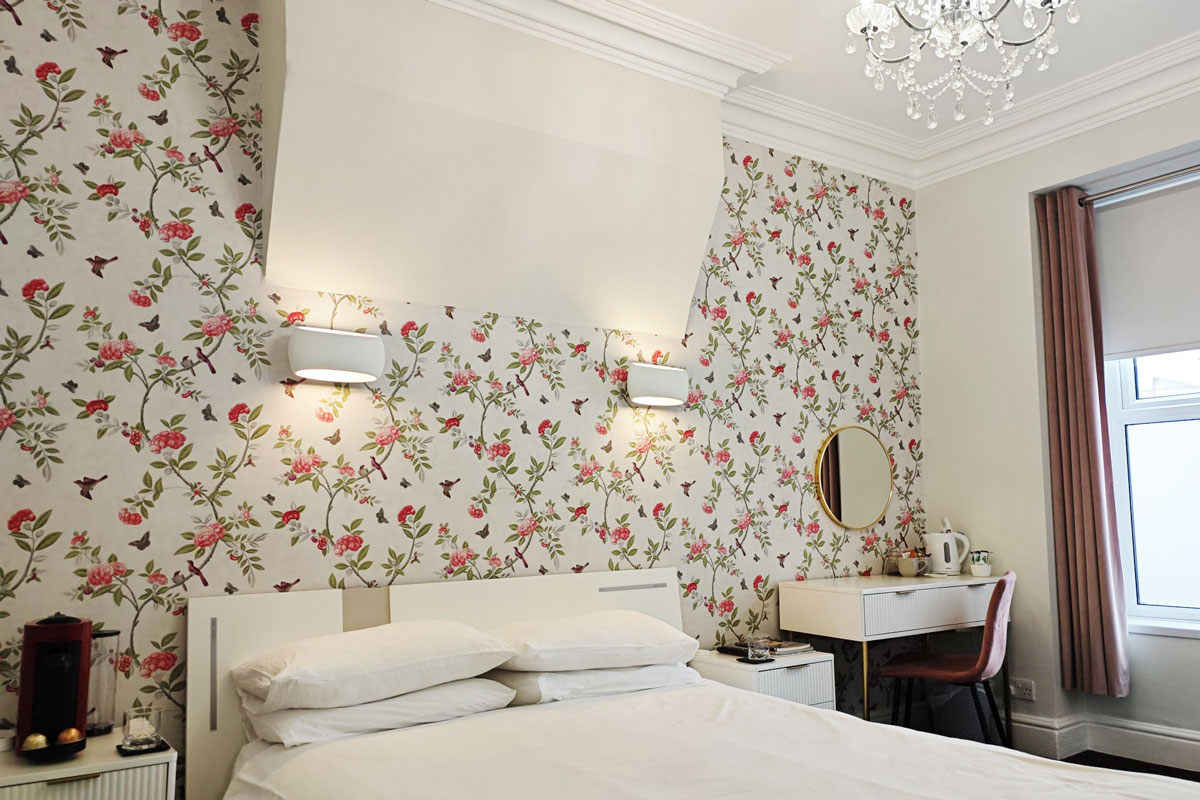Room 6 — King Room